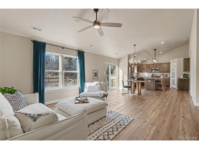 816 Meadow Ln, Palmer Lake, CO 80133