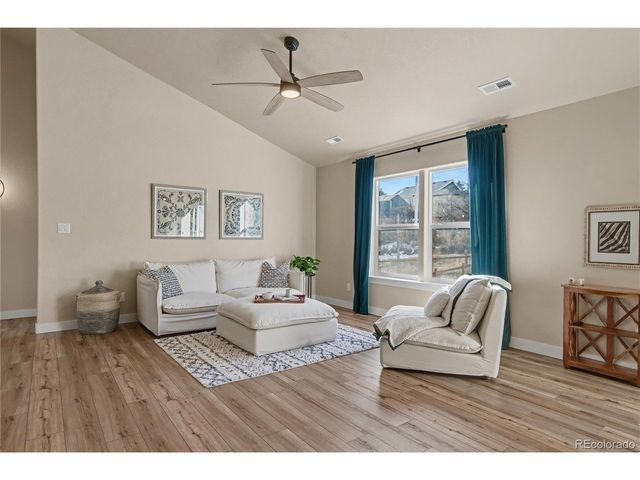 816 Meadow Ln, Palmer Lake, CO 80133