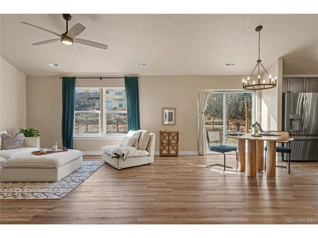 816 Meadow Ln, Palmer Lake, CO 80133