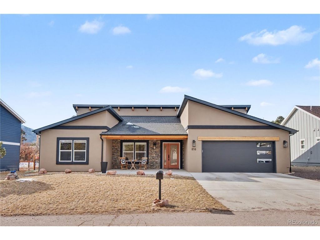 816 Meadow Ln, Palmer Lake, CO 80133