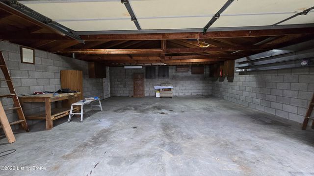2706 Marguerite Dr, Louisville, KY 40216