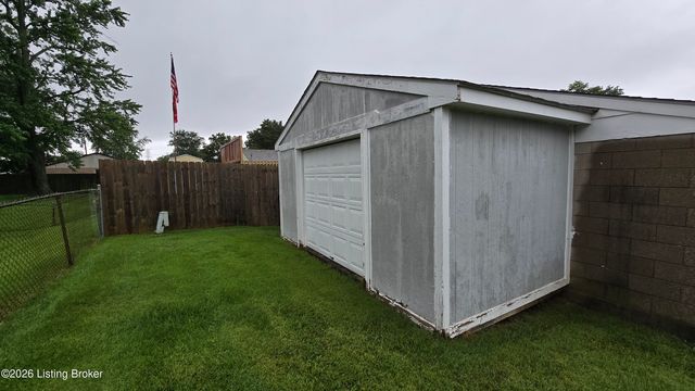 2706 Marguerite Dr, Louisville, KY 40216
