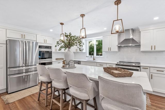 29 Fish House Rd, Sandwich, MA 02537