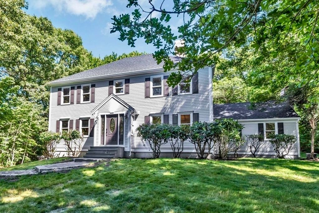 29 Fish House Rd, Sandwich, MA 02537