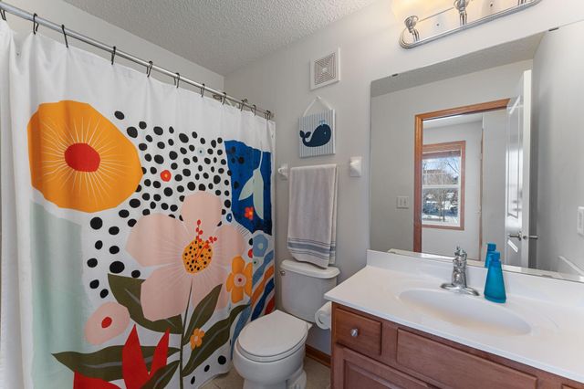 3262 Oak View Drive, Woodbury, MN 55129