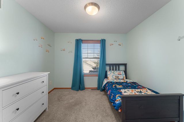 3262 Oak View Drive, Woodbury, MN 55129