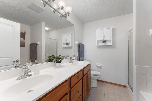 3262 Oak View Drive, Woodbury, MN 55129