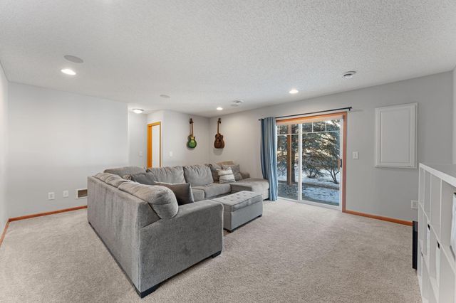 3262 Oak View Drive, Woodbury, MN 55129