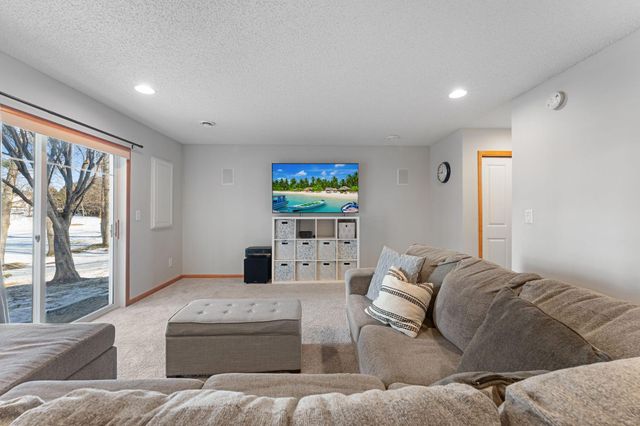 3262 Oak View Drive, Woodbury, MN 55129