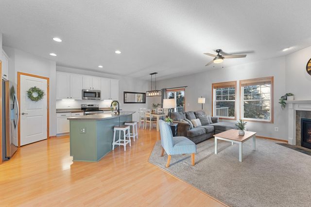 3262 Oak View Drive, Woodbury, MN 55129