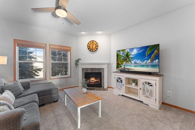 3262 Oak View Drive, Woodbury, MN 55129