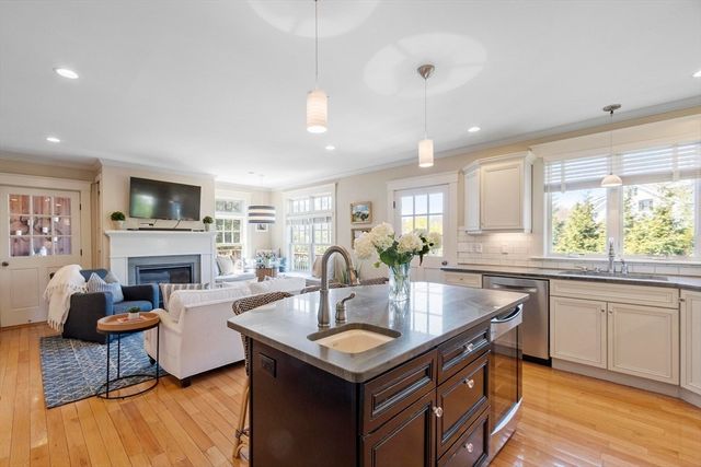 696 Main St, Concord, MA 01742
