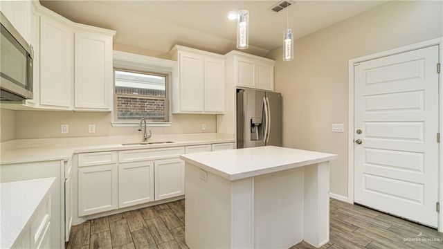 621 W Stevenson Avenue, Alton, TX 78573
