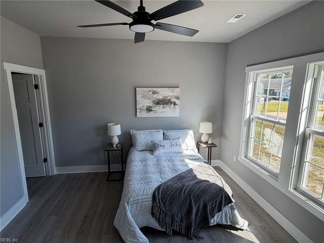 948 Aberdeen LN, Chesapeake, VA 23322