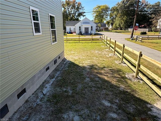 948 Aberdeen LN, Chesapeake, VA 23322