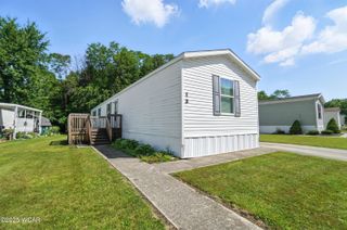 13 Lakeside Drive, Lima, OH 45804