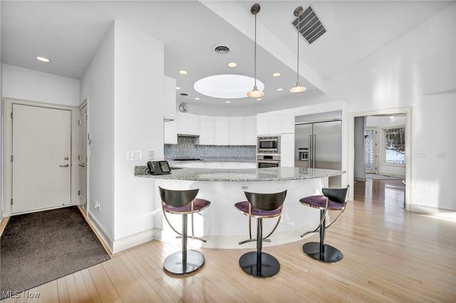 8709 Deer Creek Drive, Broadview Heights, OH 44147