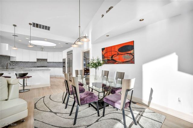 8709 Deer Creek Drive, Broadview Heights, OH 44147