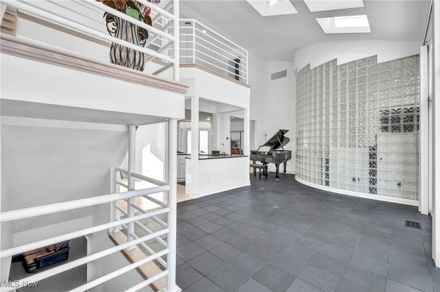 8709 Deer Creek Drive, Broadview Heights, OH 44147