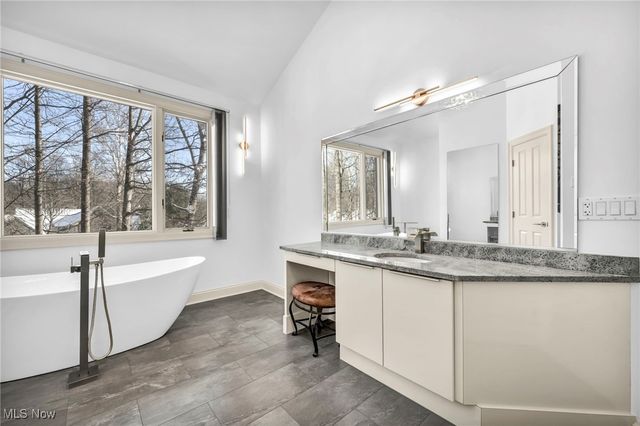 8709 Deer Creek Drive, Broadview Heights, OH 44147