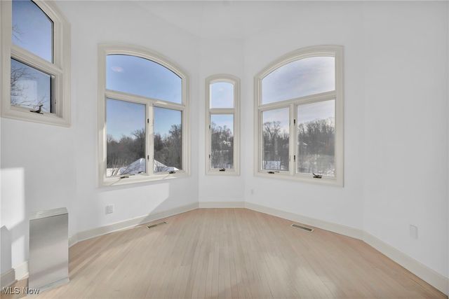 8709 Deer Creek Drive, Broadview Heights, OH 44147