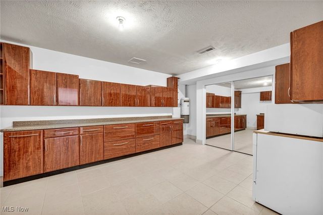 8709 Deer Creek Drive, Broadview Heights, OH 44147