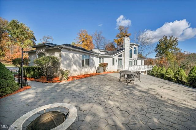 8709 Deer Creek Drive, Broadview Heights, OH 44147