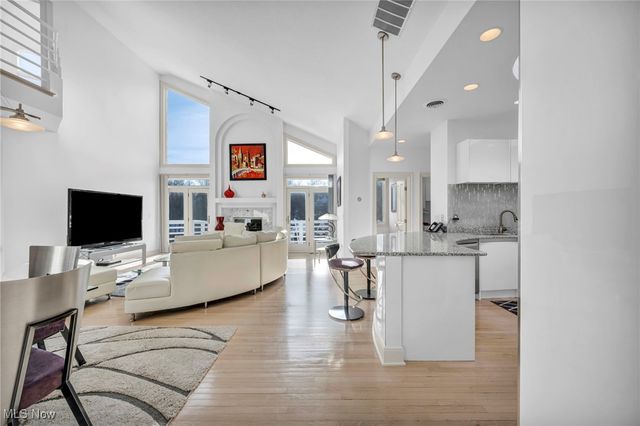 8709 Deer Creek Drive, Broadview Heights, OH 44147