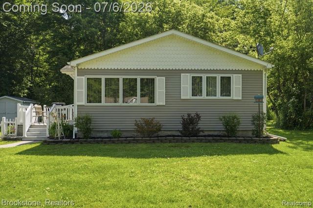 3850 State Road, Fort Gratiot, MI 48059