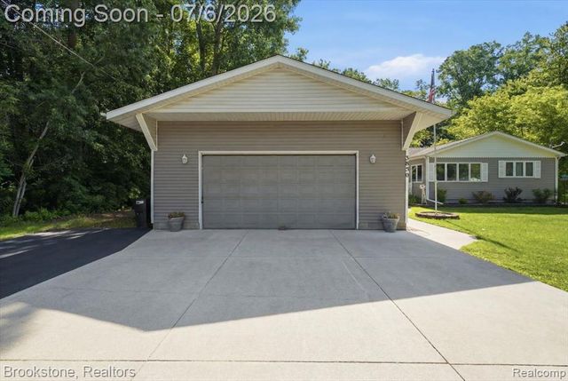 3850 State Road, Fort Gratiot, MI 48059