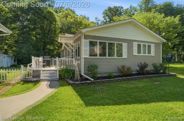 3850 State Road, Fort Gratiot, MI 48059