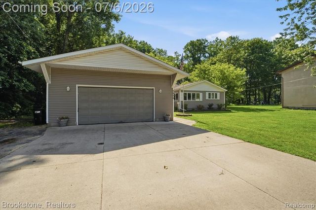 3850 State Road, Fort Gratiot, MI 48059