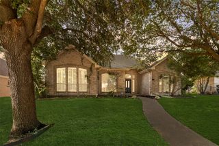 1520 Treeline Drive, Desoto, TX 75115
