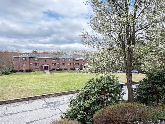 49 Spencer Rd 16H, Boxborough, MA 01719
