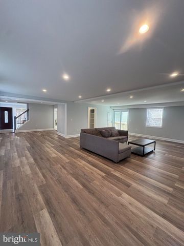 1002 POTOMAC DR, Stafford, VA 22554