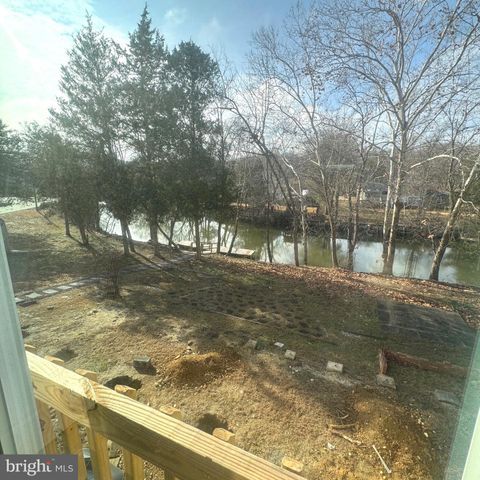 1002 POTOMAC DR, Stafford, VA 22554