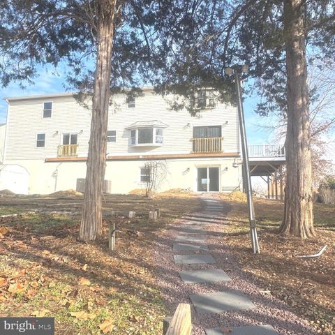 1002 POTOMAC DR, Stafford, VA 22554