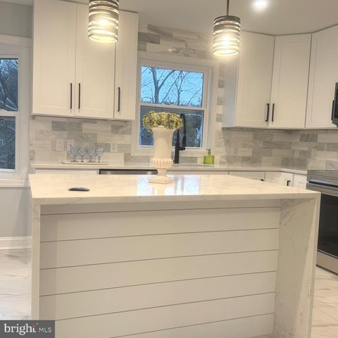 1002 POTOMAC DR, Stafford, VA 22554