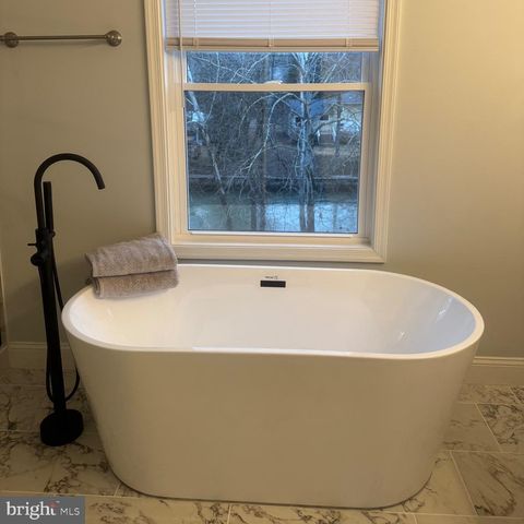 1002 POTOMAC DR, Stafford, VA 22554