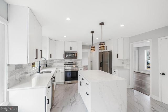 1002 POTOMAC DR, Stafford, VA 22554