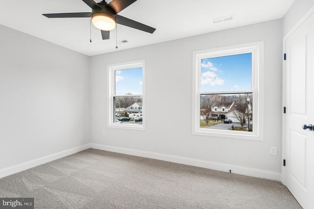 1002 POTOMAC DR, Stafford, VA 22554