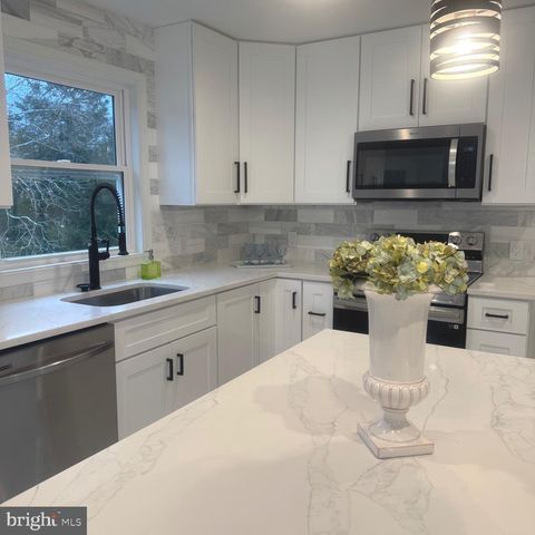 1002 POTOMAC DR, Stafford, VA 22554