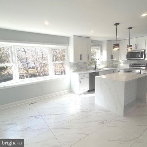 1002 POTOMAC DR, Stafford, VA 22554