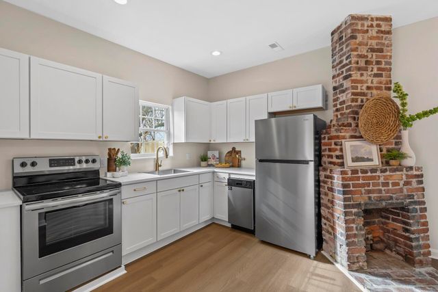 16 B Strawberry Lane, Charleston, SC 29403