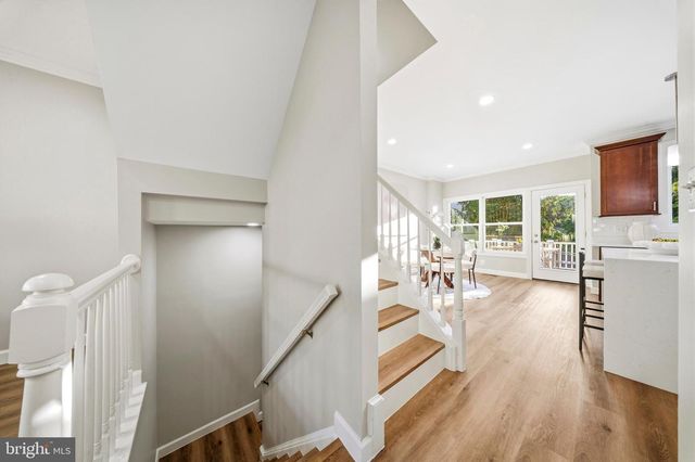 6106 EARLY AUTUMN DR, Centreville, VA 20120