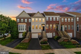 6106 EARLY AUTUMN DR, Centreville, VA 20120
