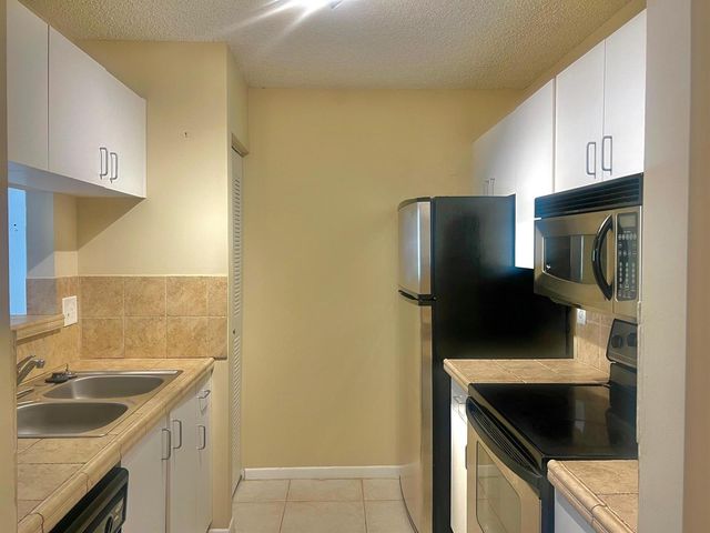 1743 Village Boulevard 205, West Palm Beach, FL 33409