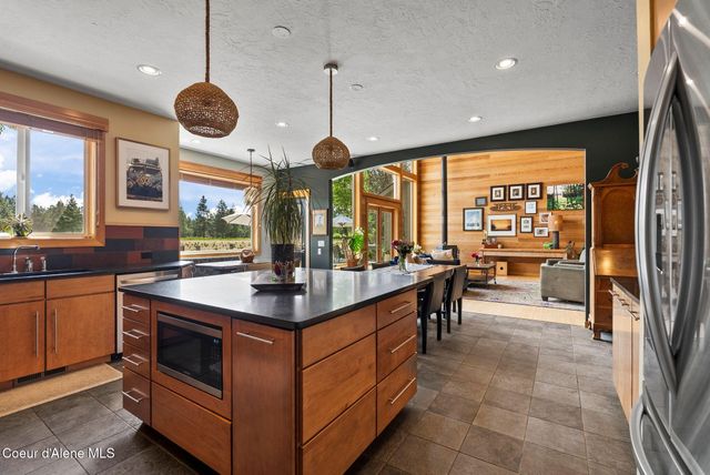 10512 Baldy Mountain Rd, Sandpoint, ID 83864