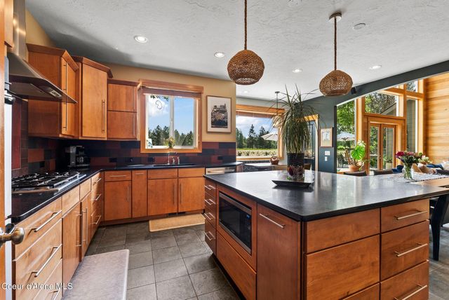 10512 Baldy Mountain Rd, Sandpoint, ID 83864