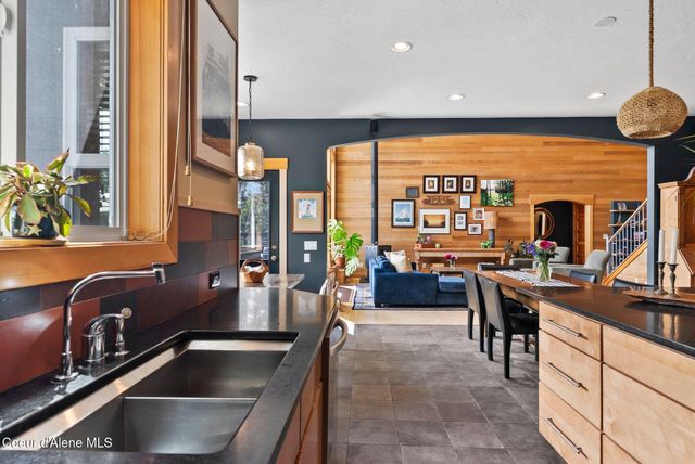 10512 Baldy Mountain Rd, Sandpoint, ID 83864